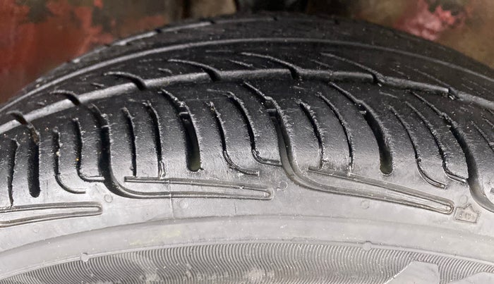 2012 Maruti Alto K10 VXI P, Petrol, Manual, 90,011 km, Right Front Tyre Tread