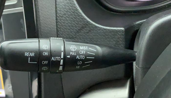 2019 Maruti Vitara Brezza ZDI PLUS AT DUAL TONE, Diesel, Automatic, 67,444 km, Rain Sensing Wipers