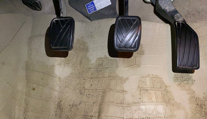 2022 Maruti Ciaz ZETA 1.5 SHVS MT PETROL, Petrol, Manual, 56,161 km, Pedals