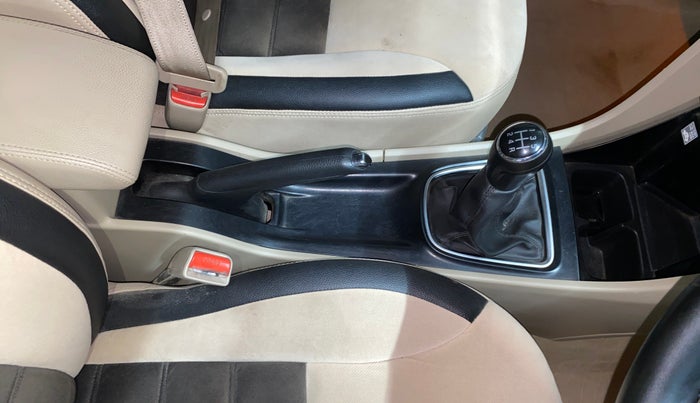 2022 Maruti Ciaz ZETA 1.5 SHVS MT PETROL, Petrol, Manual, 56,161 km, Gear Lever