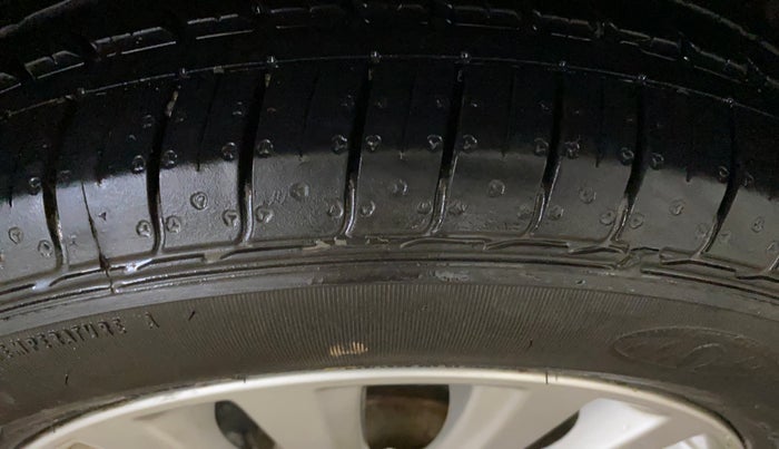 2022 Maruti Ciaz ZETA 1.5 SHVS MT PETROL, Petrol, Manual, 56,161 km, Right Rear Tyre Tread