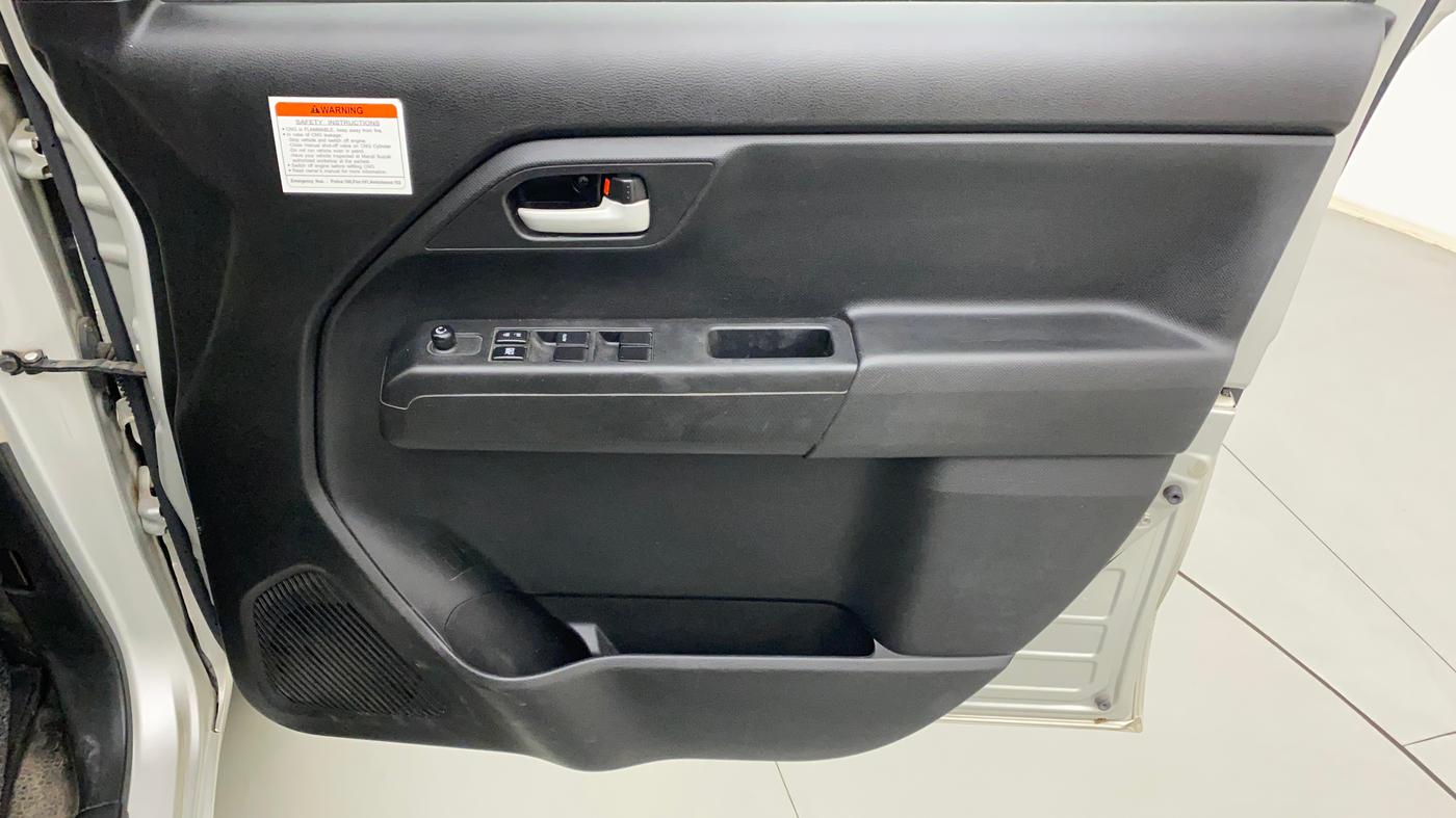 2022 Maruti New Wagon-R VXI CNG 1.0, CNG, Manual, 51,651 km, Driver Side Door Panels Control