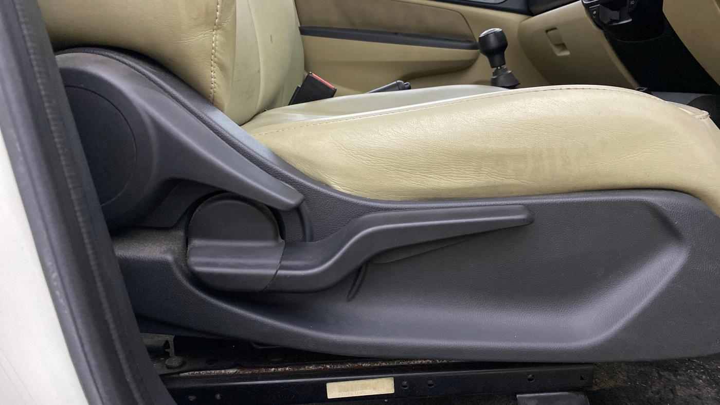 2019 Honda Amaze 1.2L I-VTEC S, Petrol, Manual, 28,144 km, Driver Side Adjustment Panel