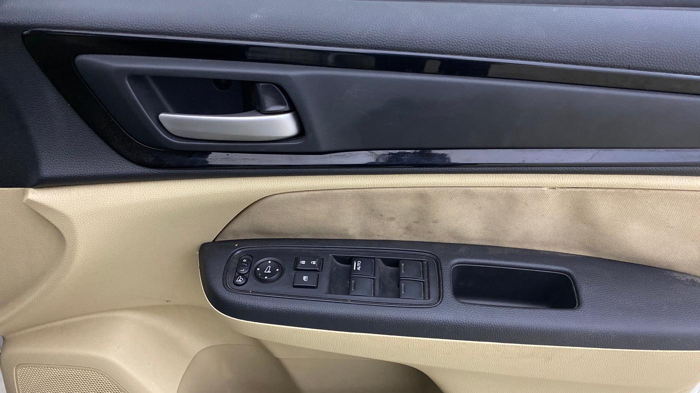2019 Honda Amaze 1.2L I-VTEC S, Petrol, Manual, 28,144 km, Driver Side Door Panels Control