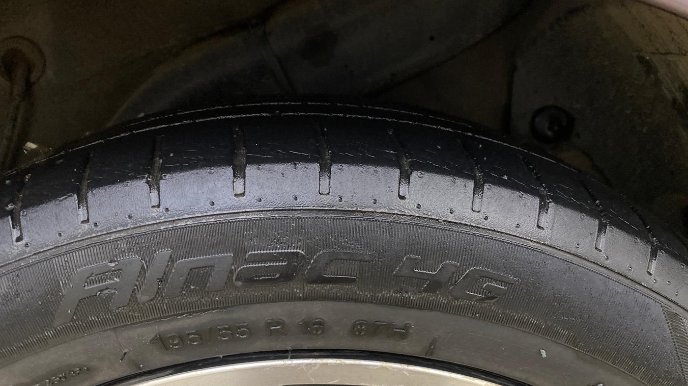 2013 Hyundai Verna FLUIDIC 1.6 CRDI SX OPT AT, Diesel, Automatic, 30,869 km, Left Rear Tyre Tread