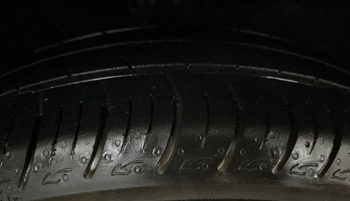 2020 Maruti Baleno SIGMA PETROL 1.2, Petrol, Manual, 14,636 km, Right Front Tyre Tread