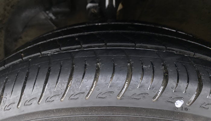 2019 Maruti Baleno DELTA PETROL 1.2, Petrol, Manual, 17,136 km, Left Front Tyre Tread