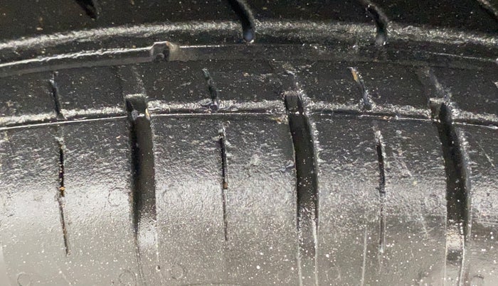 2014 Maruti Wagon R 1.0 VXI, Petrol, Manual, 39,844 km, Left Front Tyre Tread