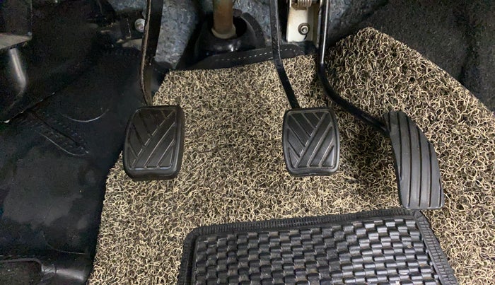 2014 Maruti Wagon R 1.0 VXI, Petrol, Manual, 39,844 km, Pedals