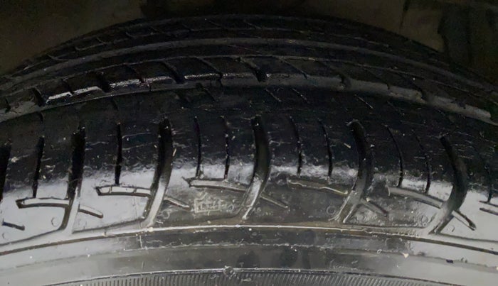 2018 Maruti Ciaz ZETA 1.4 VVT AMT, Petrol, Automatic, 27,048 km, Right Front Tyre Tread