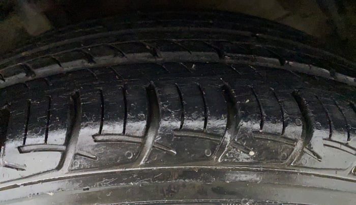 2018 Maruti Ciaz ZETA 1.4 VVT AMT, Petrol, Automatic, 27,048 km, Right Rear Tyre Tread