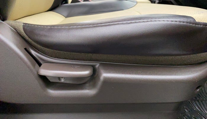 2014 Hyundai Santro Xing GL PLUS, Petrol, Manual, 11,824 km, Driver Side Adjustment Panel