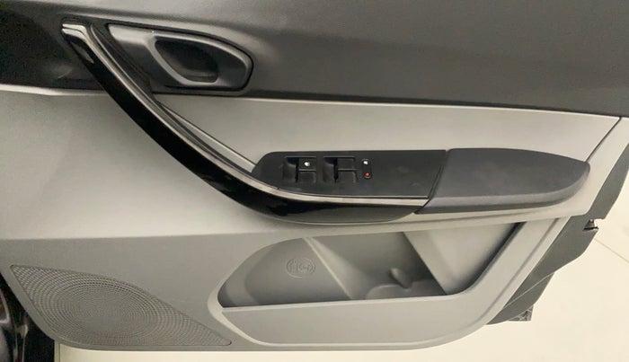 2020 Tata Tiago XT PETROL, Petrol, Manual, 42,969 km, Driver Side Door Panels Control
