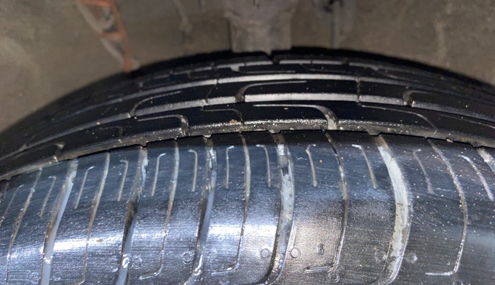 2017 Hyundai Creta E PLUS 1.6 PETROL, Petrol, Manual, 64,996 km, Right Front Tyre Tread