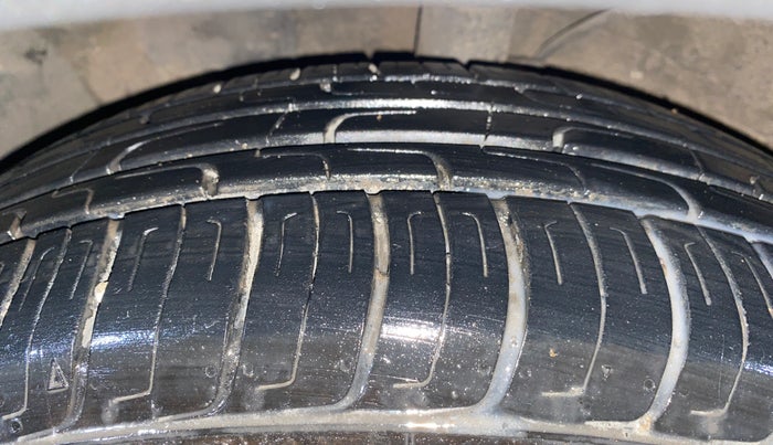 2017 Hyundai Creta E PLUS 1.6 PETROL, Petrol, Manual, 64,996 km, Left Front Tyre Tread