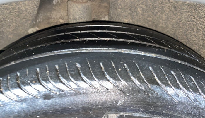 2017 Hyundai Creta E PLUS 1.6 PETROL, Petrol, Manual, 64,996 km, Right Rear Tyre Tread