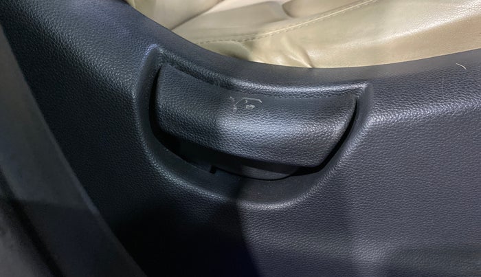 2017 Hyundai Creta E PLUS 1.6 PETROL, Petrol, Manual, 64,996 km, Driver Side Adjustment Panel