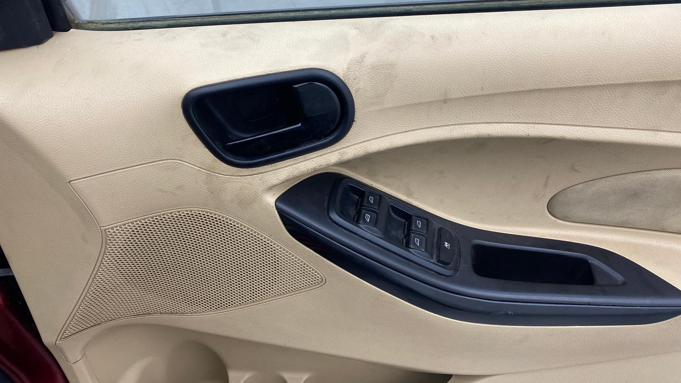 2015 Ford Figo Aspire TITANIUM1.5 DIESEL, Diesel, Manual, 93,744 km, Driver Side Door Panels Control