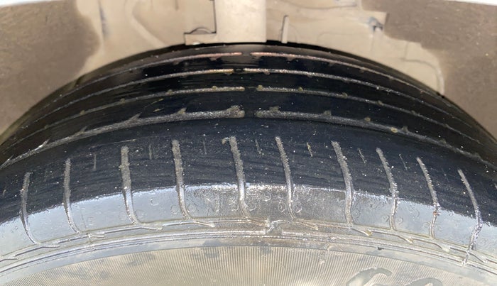 2019 Tata NEXON XZ PETROL, Petrol, Manual, 68,212 km, Right Front Tyre Tread