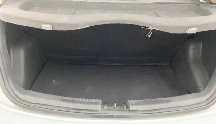 2017 Hyundai Grand i10 SPORTZ 1.2 KAPPA VTVT, Petrol, Manual, 59,232 km, Boot Inside