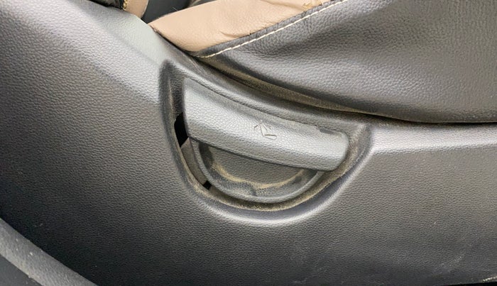 2017 Hyundai Grand i10 SPORTZ 1.2 KAPPA VTVT, Petrol, Manual, 59,232 km, Driver Side Adjustment Panel