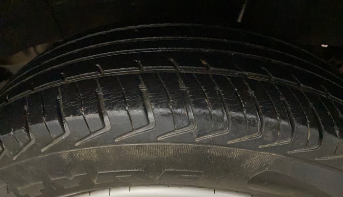 2018 Renault Kwid RXT 1.0 AMT (O), Petrol, Automatic, 62,125 km, Left Rear Tyre Tread