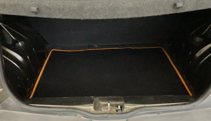 2018 Renault Kwid RXT 1.0 AMT (O), Petrol, Automatic, 62,125 km, Boot Inside