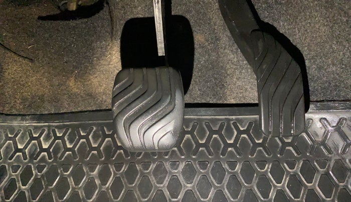 2018 Renault Kwid RXT 1.0 AMT (O), Petrol, Automatic, 62,125 km, Pedals