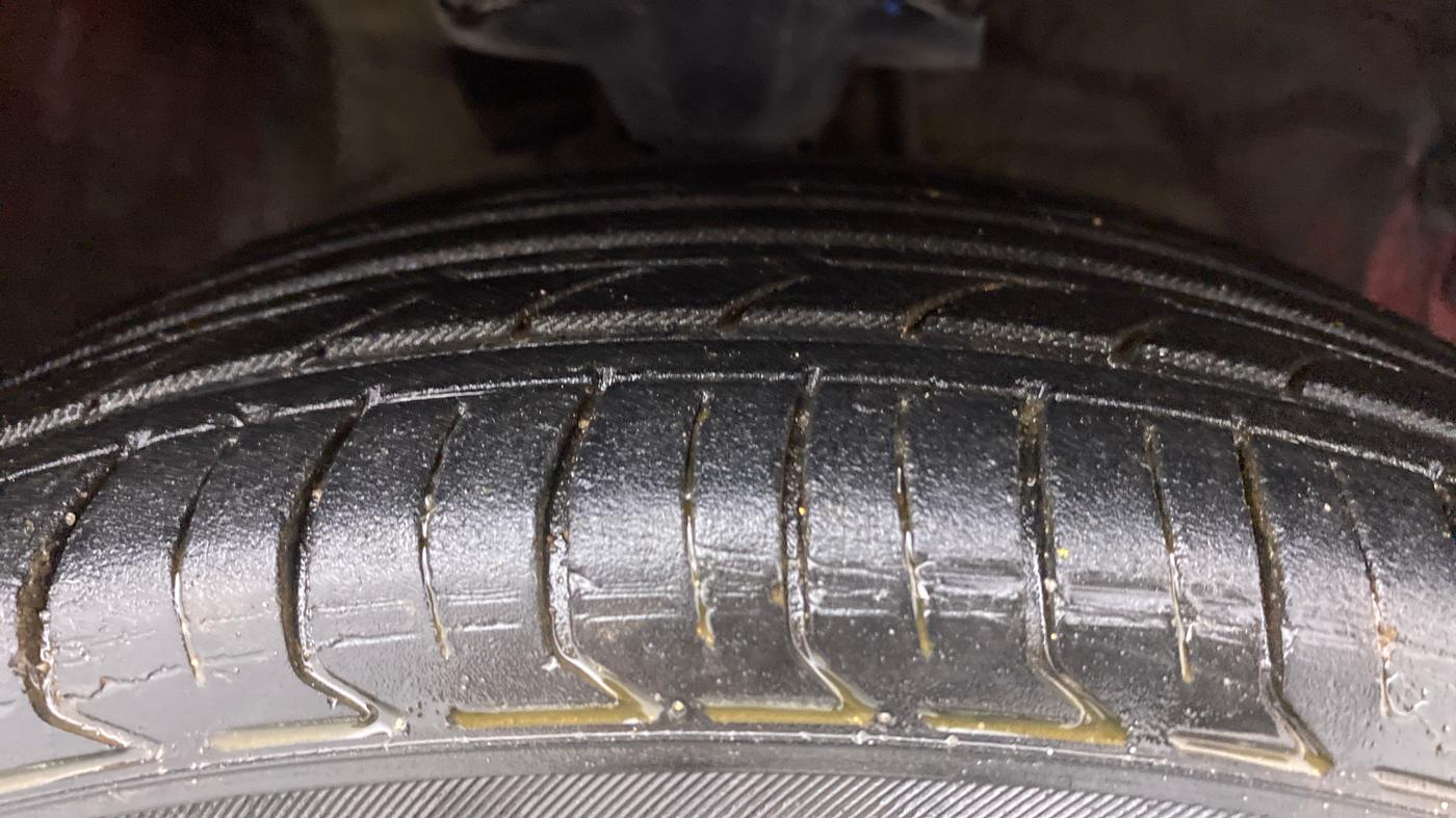 2010 Hyundai i10 MAGNA 1.2, Petrol, Manual, 69,541 km, Right Front Tyre Tread