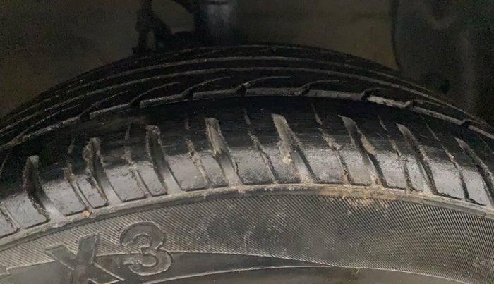 2015 Hyundai Grand i10 SPORTZ 1.2 KAPPA VTVT, Petrol, Manual, 81,870 km, Right Front Tyre Tread