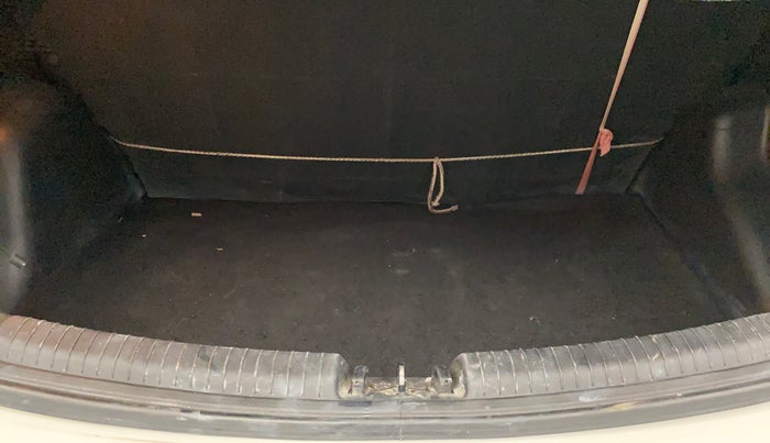 2015 Hyundai Grand i10 SPORTZ 1.2 KAPPA VTVT, Petrol, Manual, 81,870 km, Boot Inside