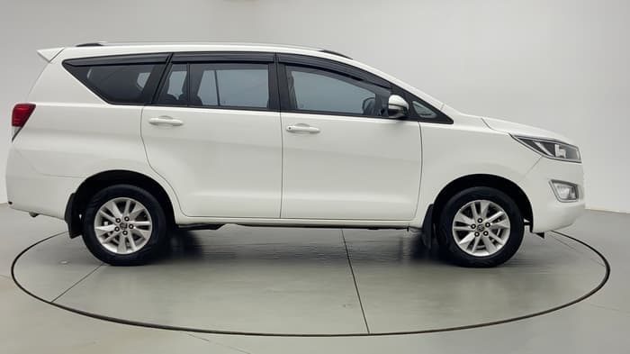 2017 Toyota Innova Crysta 2.8 GX AT 7 STR, Diesel, Automatic, 44,371 km, Right Side View