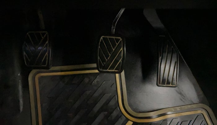 2018 Maruti S Cross ZETA 1.3, Diesel, Manual, 77,423 km, Pedals