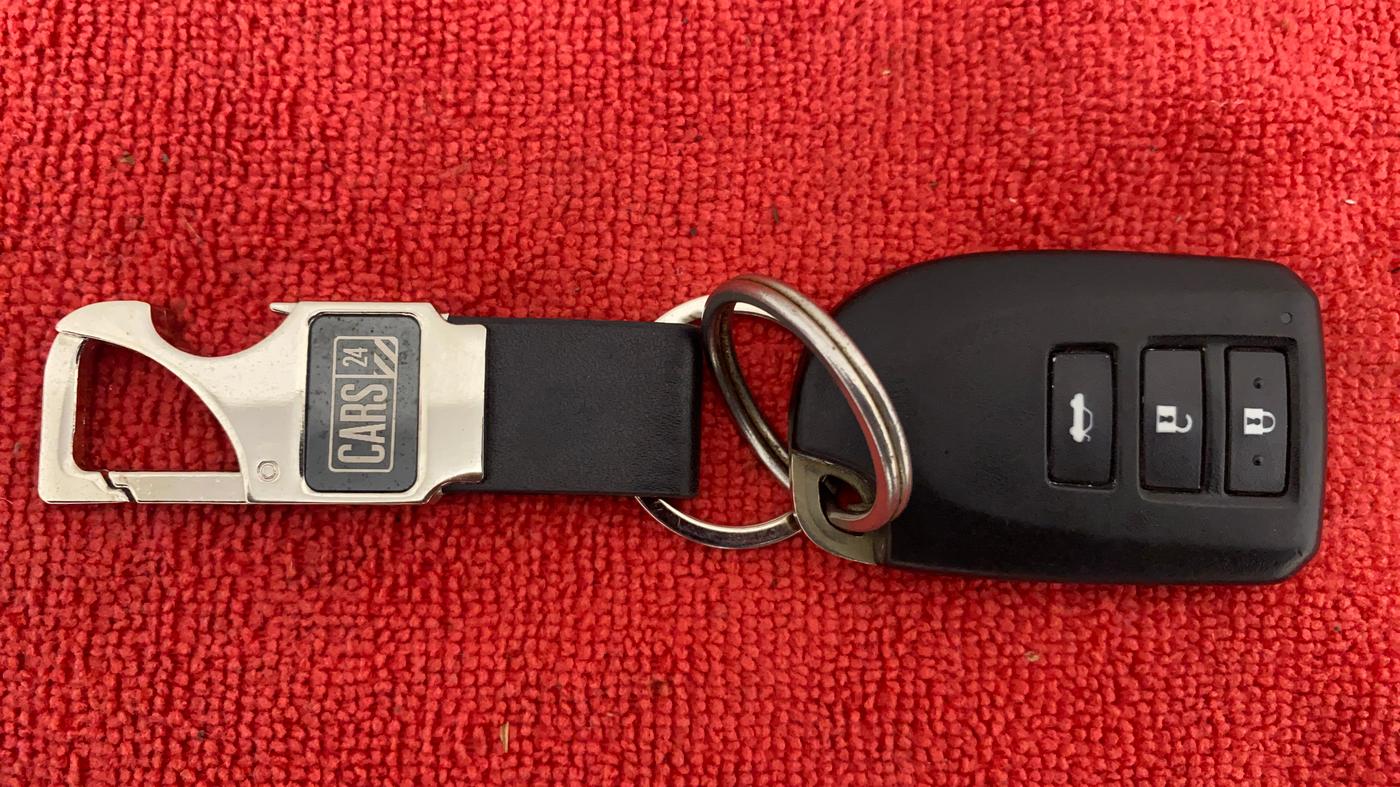 2018 Toyota YARIS VX CVT, Petrol, Automatic, 36,895 km, Key Close Up