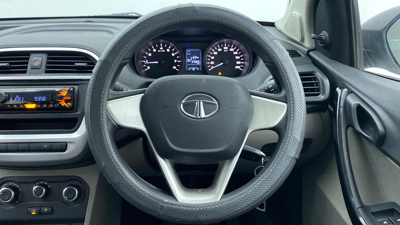 2017 Tata Tiago XM 1.2 REVOTRON, Petrol, Manual, 27,778 km, Steering Wheel Close Up