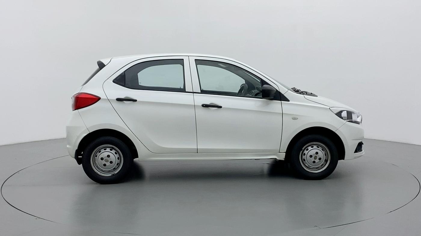 2017 Tata Tiago XM 1.2 REVOTRON, Petrol, Manual, 27,778 km, Right Side View