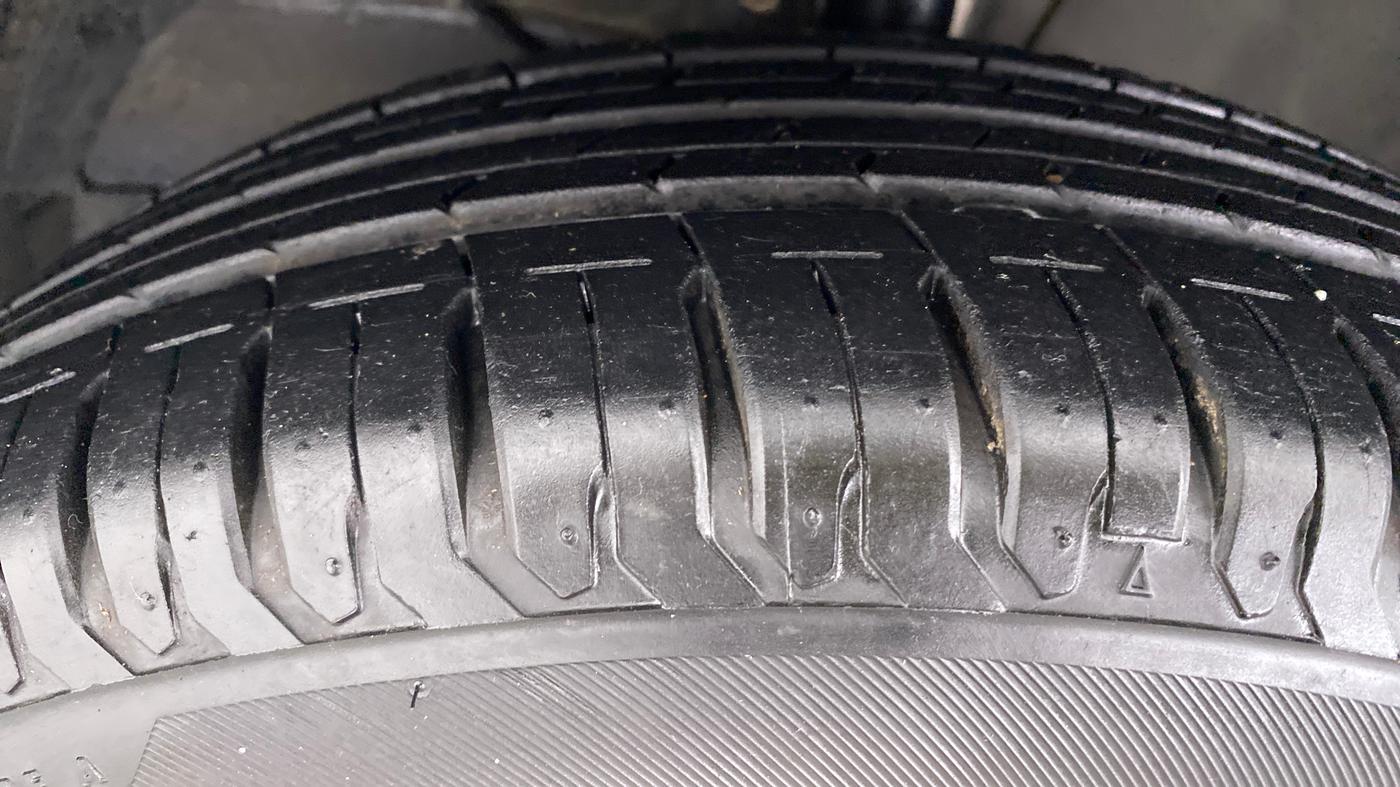 2020 Maruti Ertiga VXI SHVS, Petrol, Manual, 7,759 km, Left Front Tyre Tread