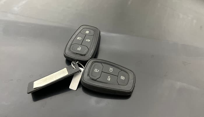 2022 Tata NEXON XZA PLUS (L) DARK EDITION, Petrol, Automatic, 65,940 km, Key Close Up