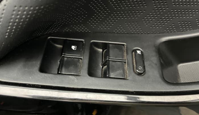 2022 Tata NEXON XZA PLUS (L) DARK EDITION, Petrol, Automatic, 65,940 km, Driver Side Door Panels Control