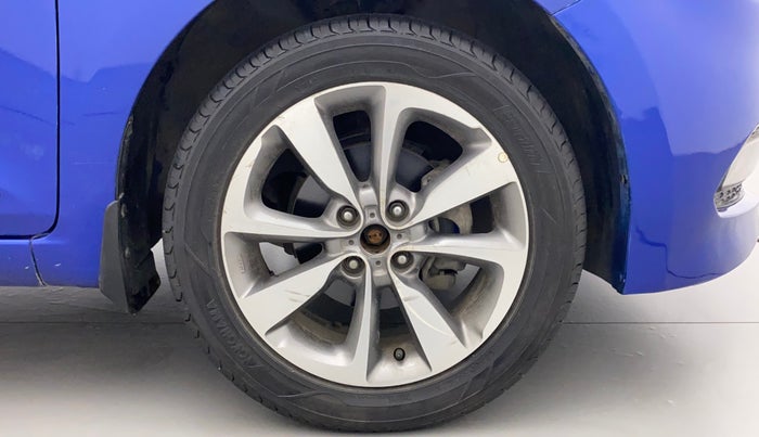 2014 Hyundai Elite i20 ASTA 1.2, Petrol, Manual, 1,12,325 km, Right Front Wheel