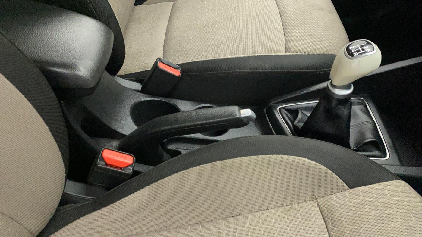 2014 Hyundai Elite i20 ASTA 1.2, Petrol, Manual, 1,12,325 km, Gear Lever