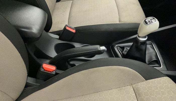 2014 Hyundai Elite i20 ASTA 1.2, Petrol, Manual, 1,12,325 km, Gear Lever