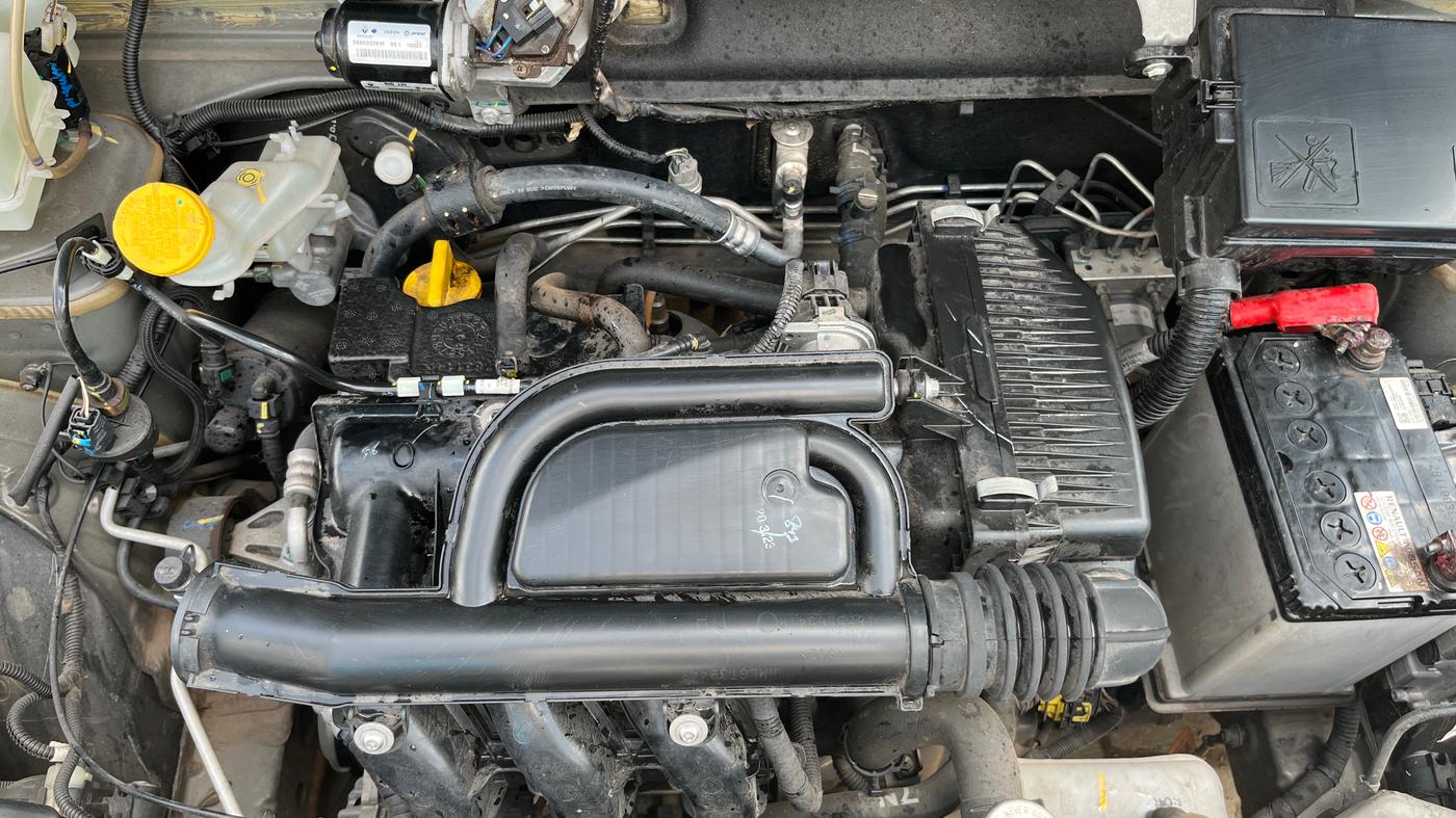 2023 Renault Kwid RXT 1.0 AMT, Petrol, Automatic, 10,925 km, Engine View