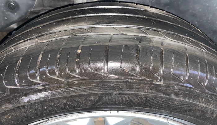2016 Hyundai Creta SX 1.6 DIESEL, Diesel, Manual, 82,154 km, Right Rear Tyre Tread