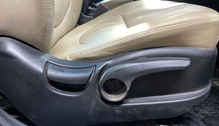 2016 Hyundai Creta SX 1.6 DIESEL, Diesel, Manual, 82,154 km, Driver Side Adjustment Panel