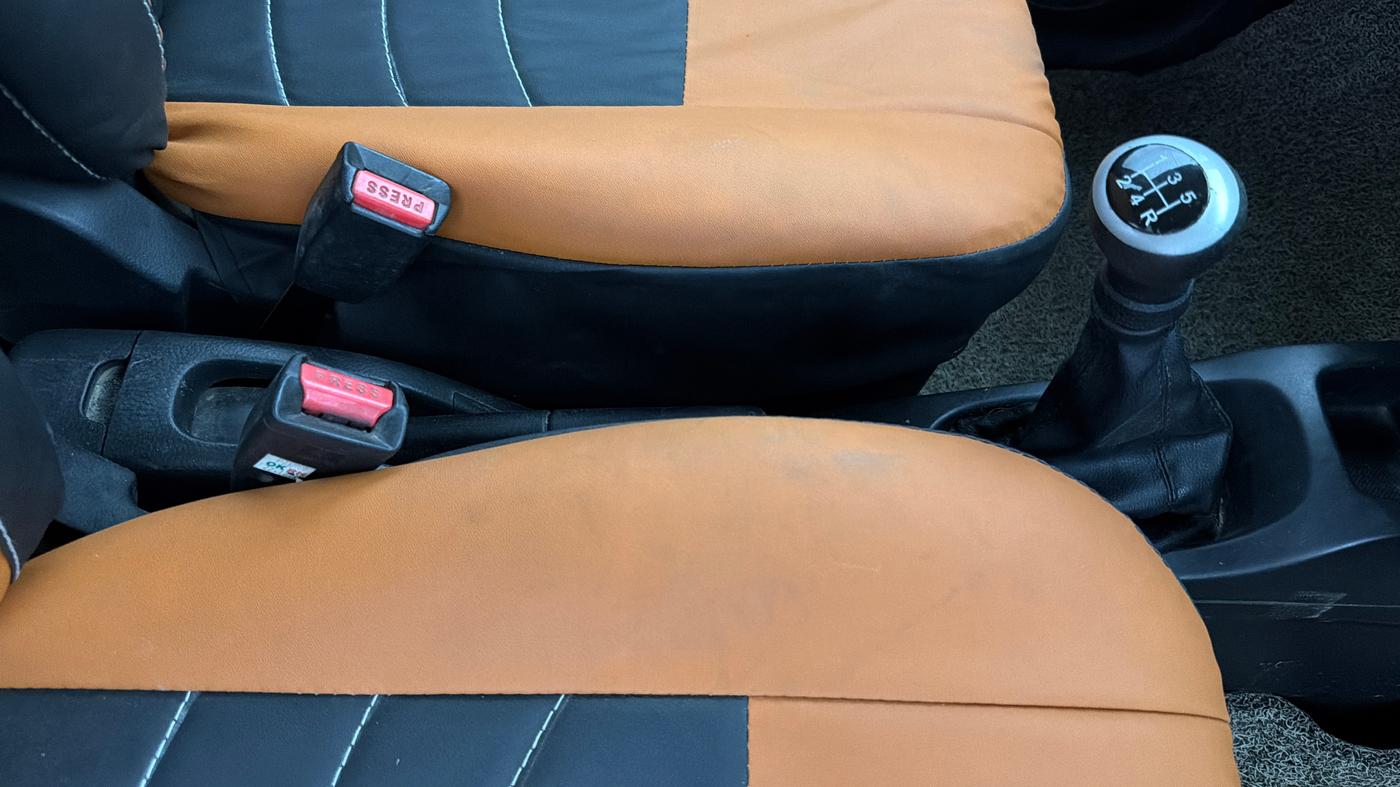 2018 Maruti Wagon R 1.0 VXI, Petrol, Manual, 70,752 km, Gear Lever