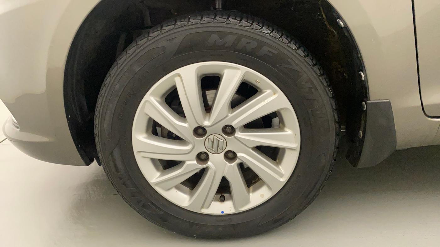 2015 Maruti Swift Dzire ZXI, Petrol, Manual, 63,998 km, Left Front Wheel