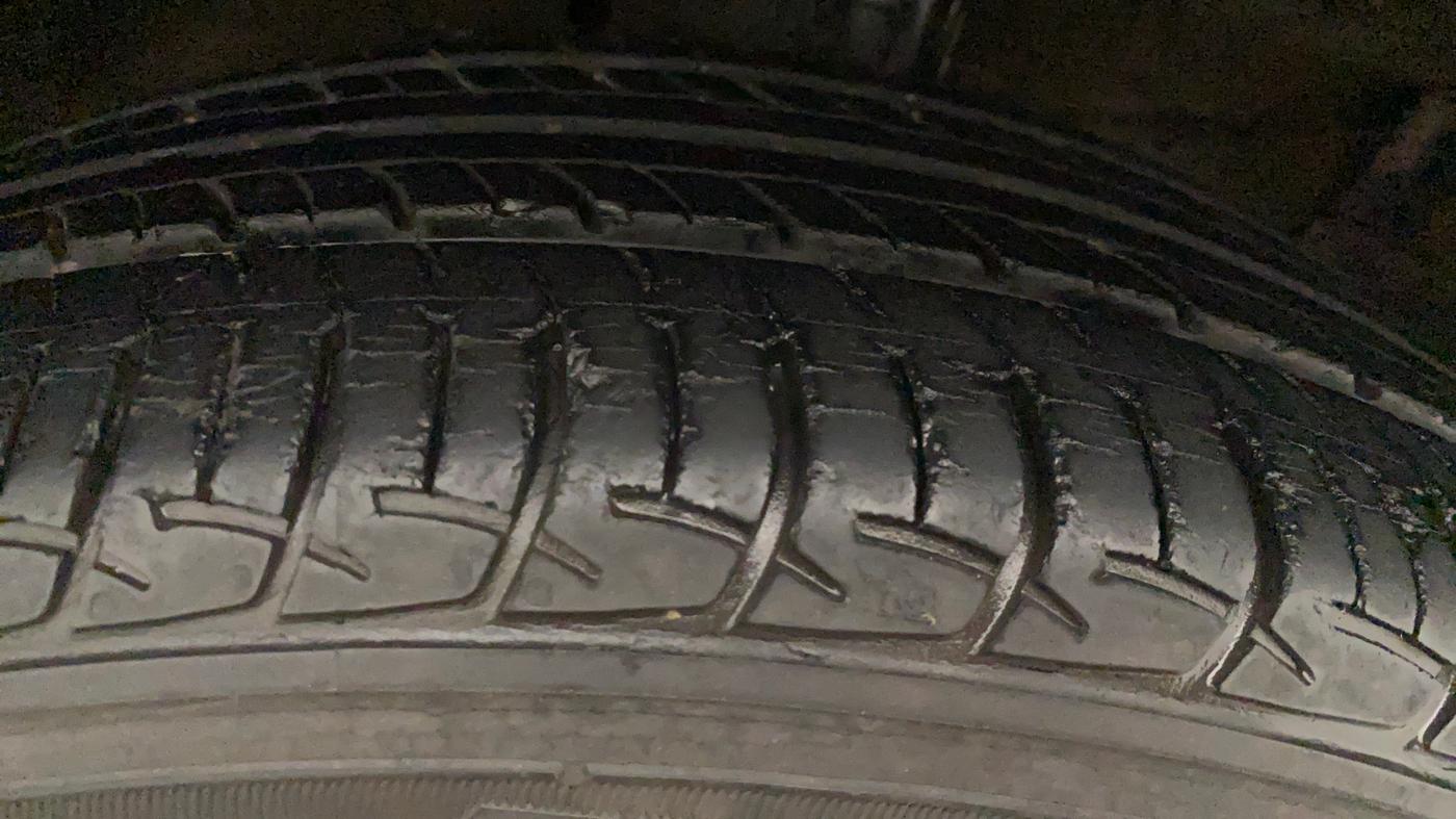 2015 Maruti Swift Dzire ZXI, Petrol, Manual, 63,998 km, Right Rear Tyre Tread