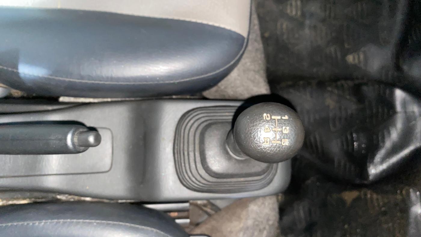 2014 Maruti Eeco 5 STR WITH A/C+HTR, Petrol, Manual, 22,466 km, Gear Lever