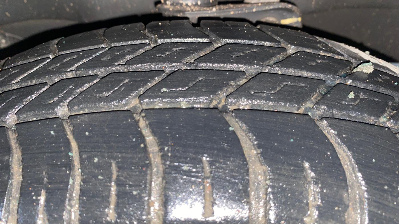 2014 Maruti Eeco 5 STR WITH A/C+HTR, Petrol, Manual, 22,466 km, Right Front Tyre Tread